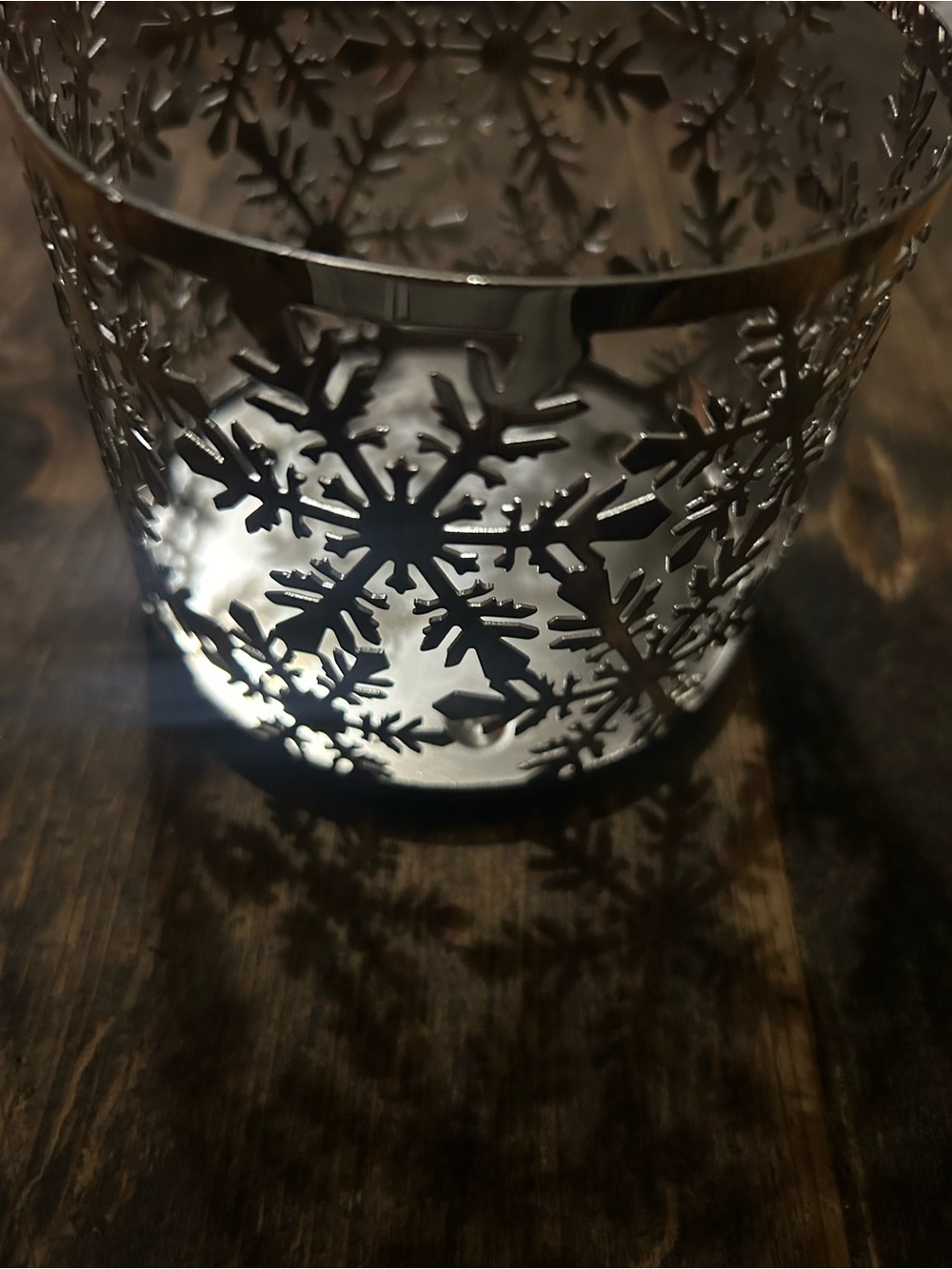Bath & Body Works Silver Snowflake Christmas 14.5 oz 3-Wick Candle Holder NWT